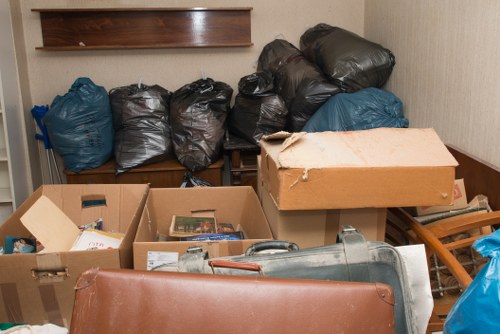 Recycling process for construction waste in a skip